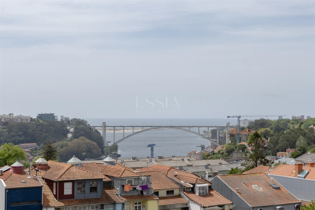 Apartamento T3 para Venda em Lordelo do Ouro e Massarelos Foto 1