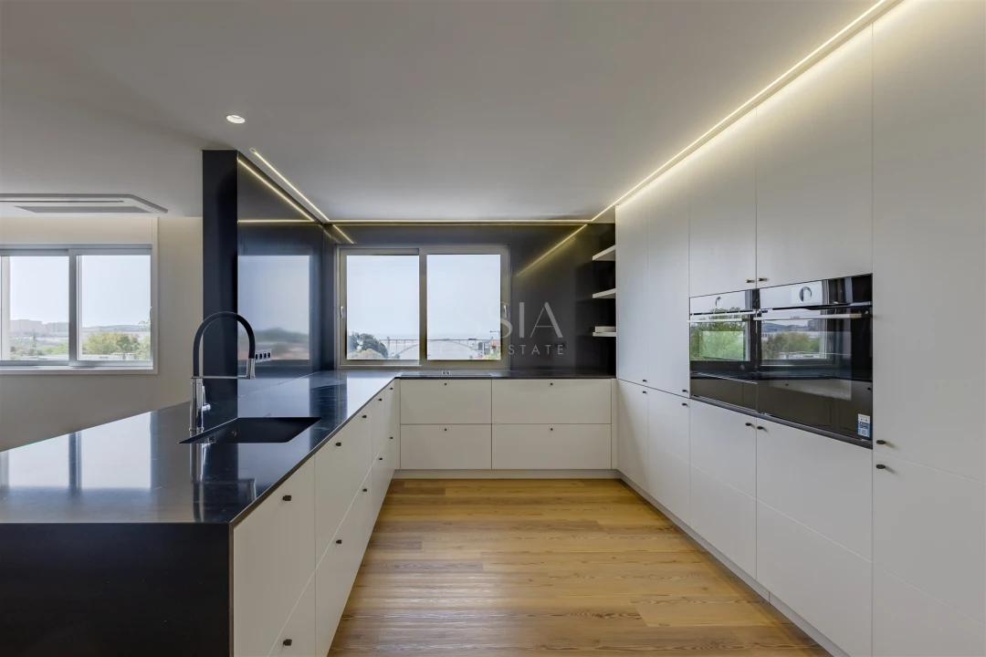 Apartamento T3 para Venda em Lordelo do Ouro e Massarelos Foto 8