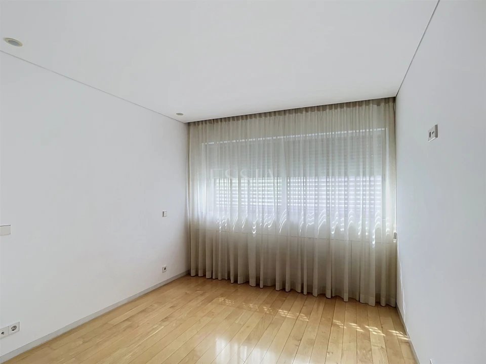 Apartamento T3 para Arrendamento em Ramalde Foto 19