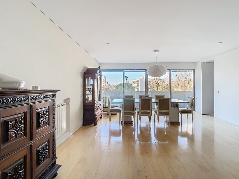 Apartamento T3 para Arrendamento em Ramalde Foto 2