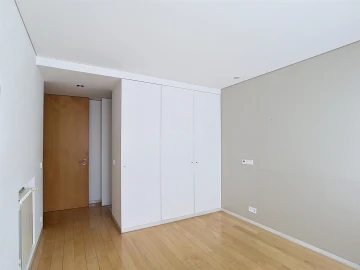 Apartamento T3 para Arrendamento em Ramalde