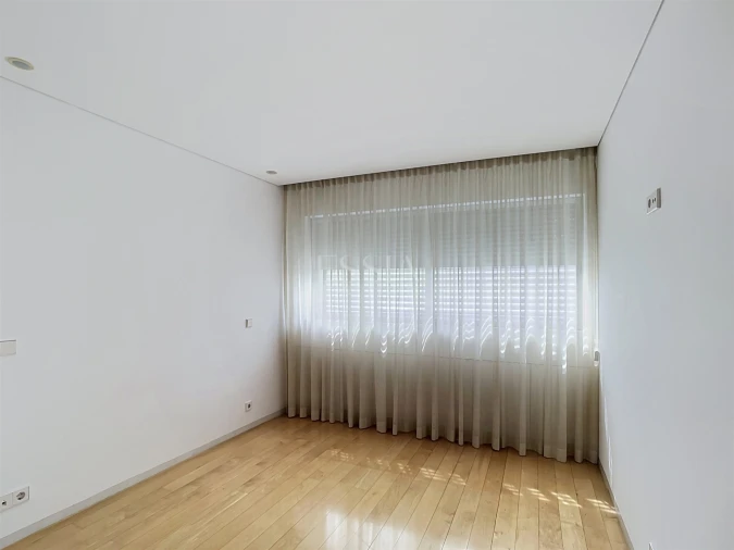 Apartamento T3 para Arrendamento em Ramalde Foto 19