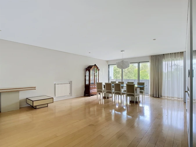 Apartamento T3 para Arrendamento em Ramalde Foto 3