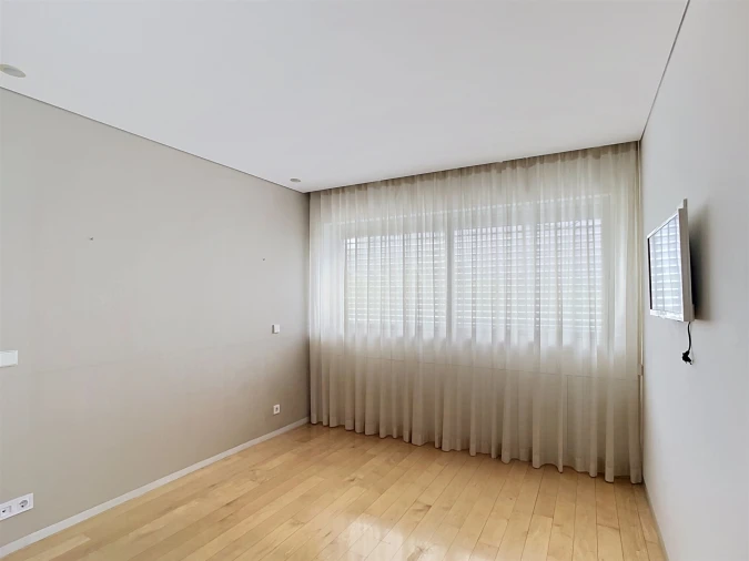 Apartamento T3 para Arrendamento em Ramalde Foto 17