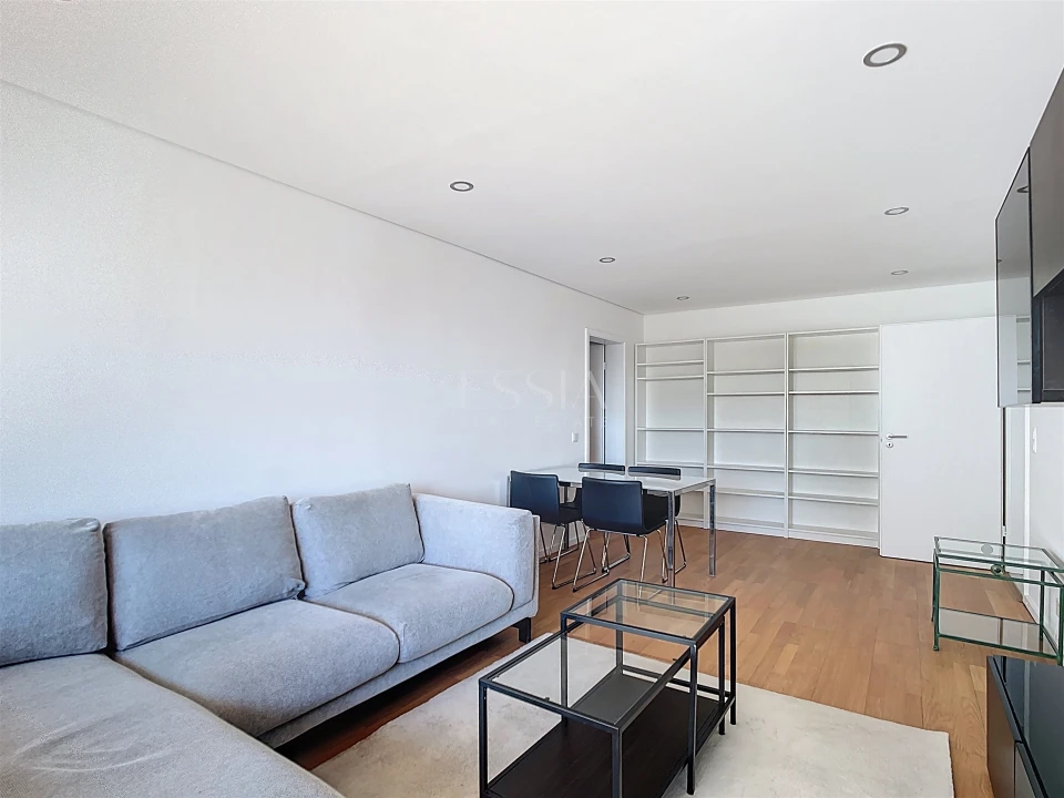 Apartamento T2 para Arrendamento em Lordelo do Ouro e Massarelos Foto 3