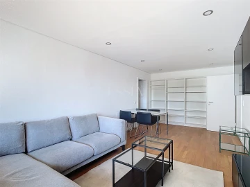 Apartamento T2 para Arrendamento em Lordelo do Ouro e Massarelos