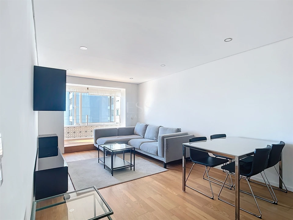 Apartamento T2 para Arrendamento em Lordelo do Ouro e Massarelos Foto 1