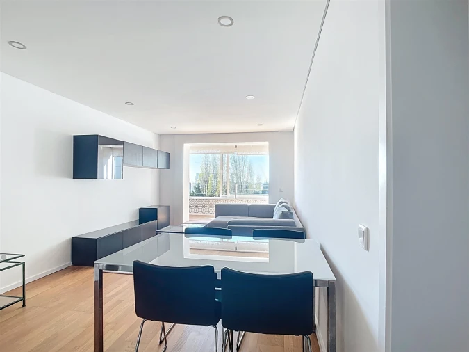 Apartamento T2 para Arrendamento em Lordelo do Ouro e Massarelos Foto 2