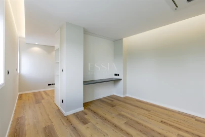 Apartamento T3 para Arrendamento em Lordelo do Ouro e Massarelos