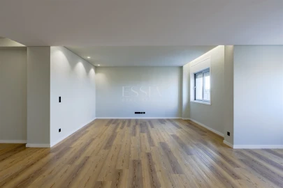 Apartamento T3 para Arrendamento em Lordelo do Ouro e Massarelos