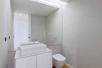 Apartamento T3 para Arrendamento em Lordelo do Ouro e Massarelos