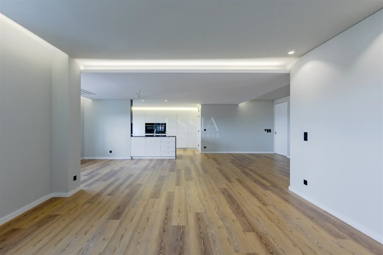 Apartamento T3 para Arrendamento em Lordelo do Ouro e Massarelos Foto 3