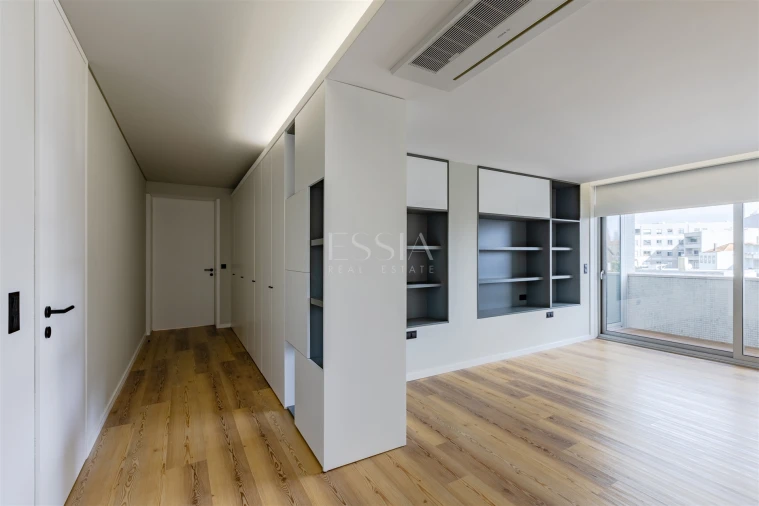 Apartamento T3 para Arrendamento em Lordelo do Ouro e Massarelos Foto 10