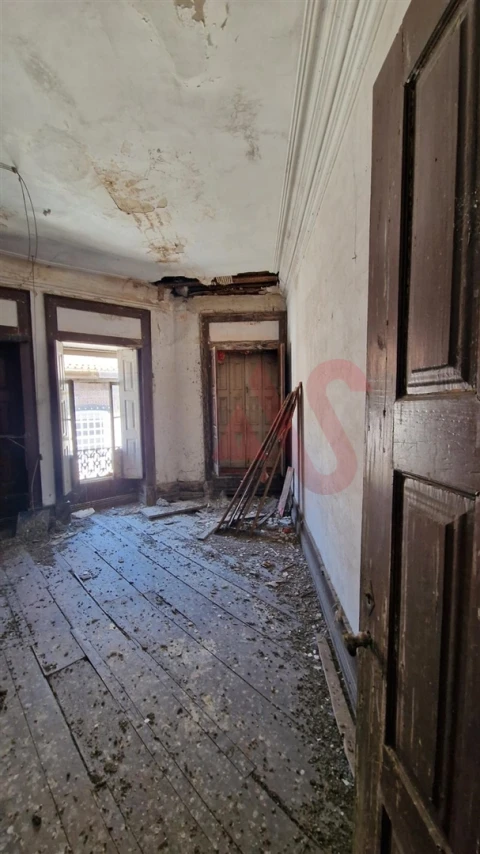 Prédio para Venda em Oliveira, São Paio e São Sebastião