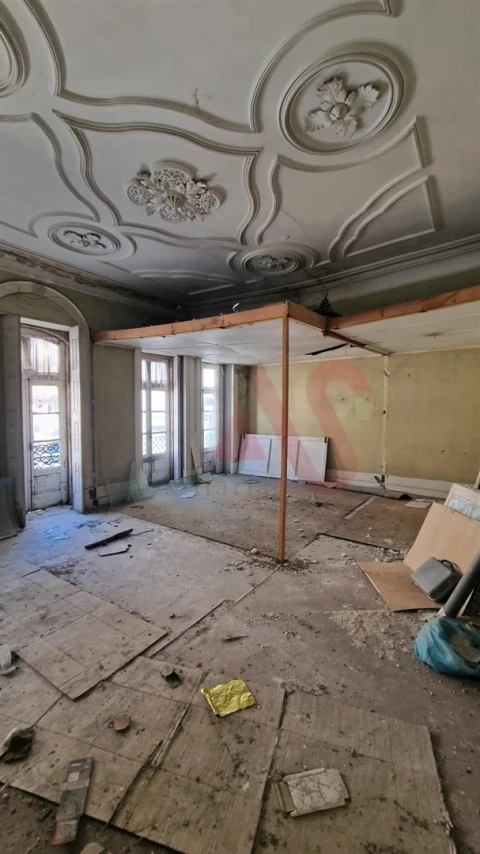 Prédio para Venda em Oliveira, São Paio e São Sebastião