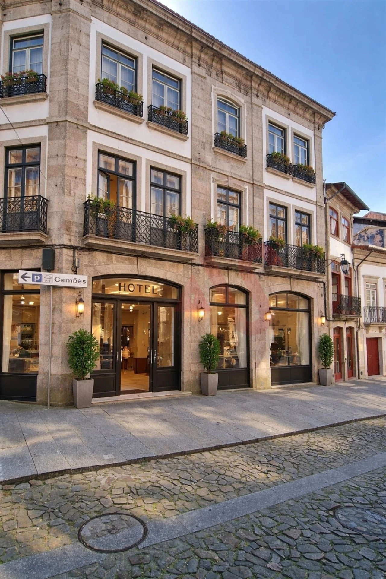 Prédio para Venda em Oliveira, São Paio e São Sebastião Foto 11