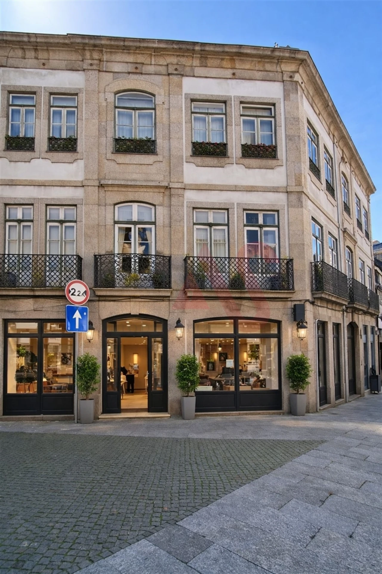 Prédio para Venda em Oliveira, São Paio e São Sebastião Foto 14