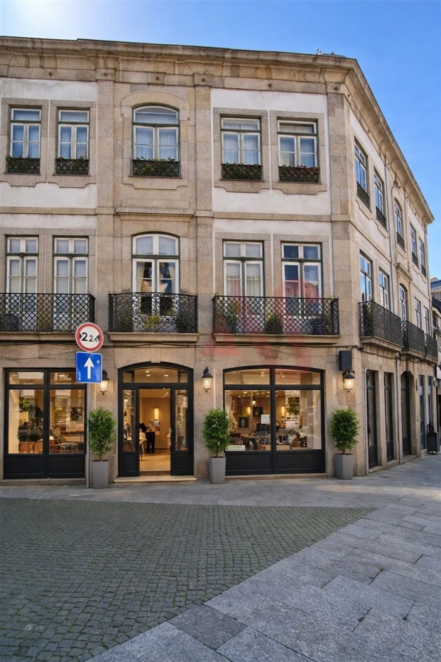 Prédio para Venda em Oliveira, São Paio e São Sebastião Foto 14