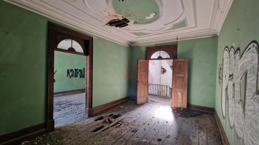 Prédio para Venda em Oliveira, São Paio e São Sebastião Foto 8