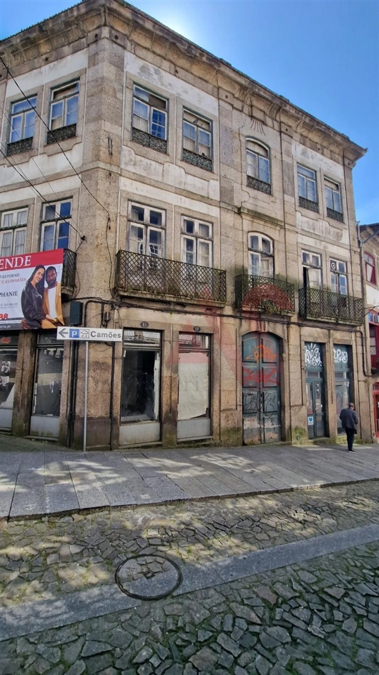 Prédio para Venda em Oliveira, São Paio e São Sebastião Foto 4