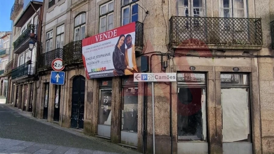 Prédio para Venda em Oliveira, São Paio e São Sebastião