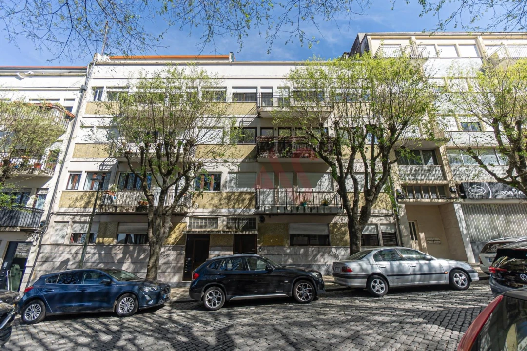 Apartamento T2 para Venda em Urgezes Foto 1