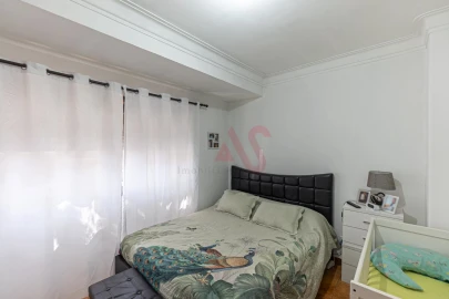 Apartamento T2 para Venda em Urgezes