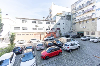 Apartamento T2 para Venda em Urgezes