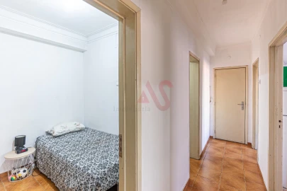 Apartamento T2 para Venda em Urgezes