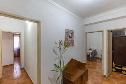 Apartamento T2 para Venda em Urgezes