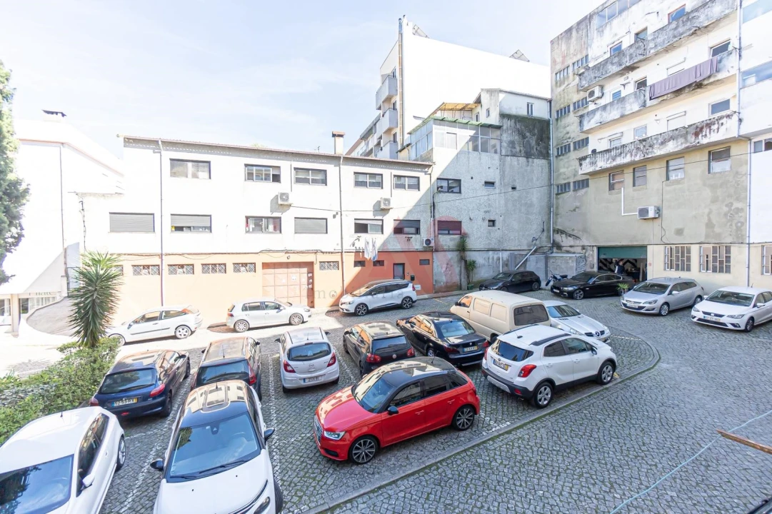 Apartamento T2 para Venda em Urgezes Foto 25
