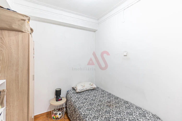 Apartamento T2 para Venda em Urgezes Foto 21