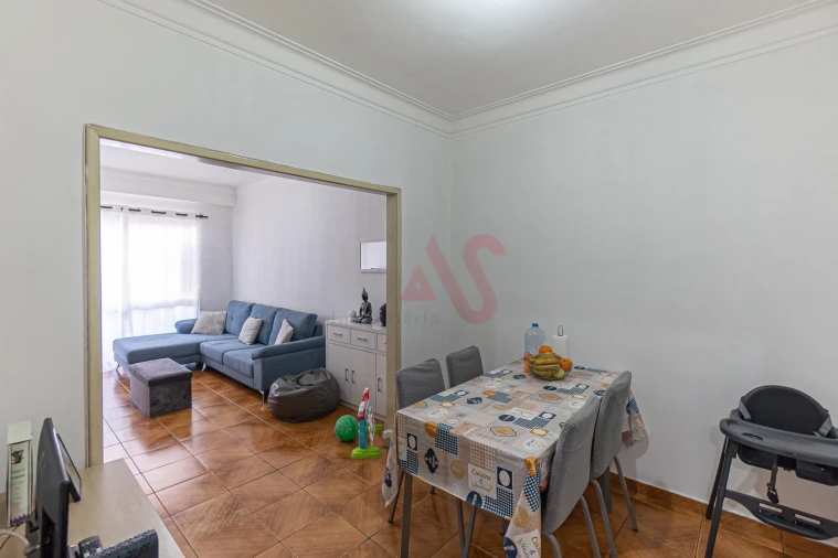 Apartamento T2 para Venda em Urgezes Foto 5