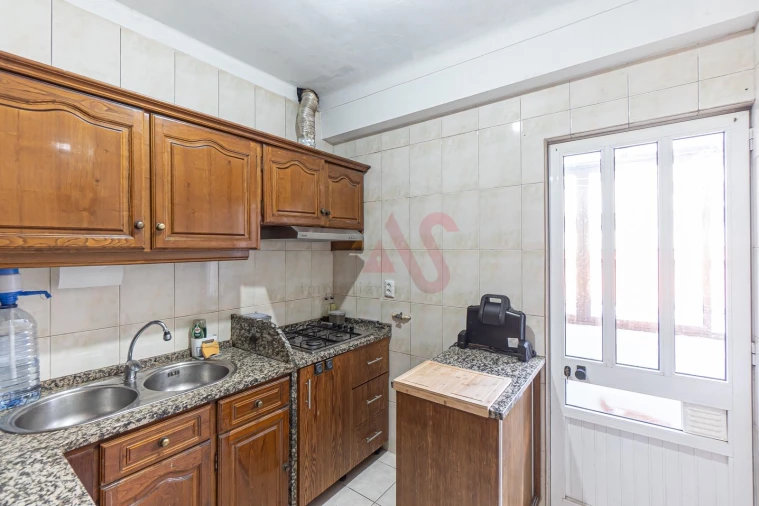 Apartamento T2 para Venda em Urgezes Foto 14