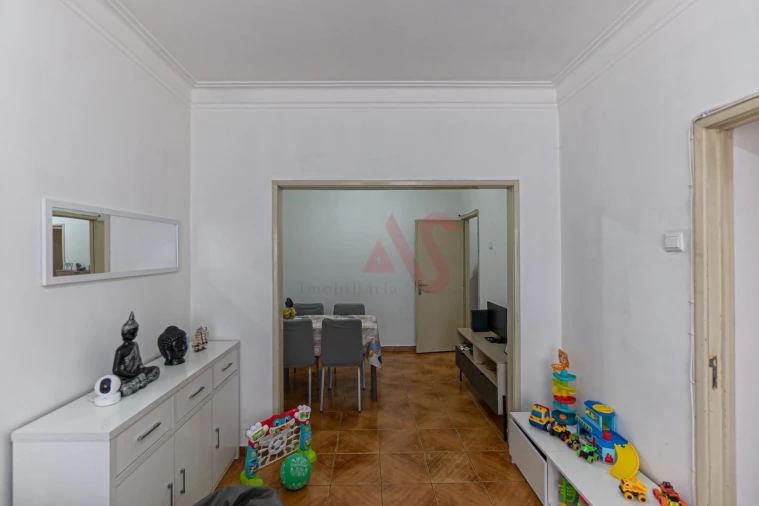Apartamento T2 para Venda em Urgezes Foto 4