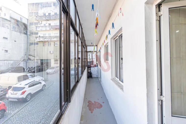 Apartamento T2 para Venda em Urgezes Foto 10
