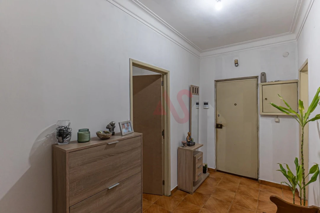 Apartamento T2 para Venda em Urgezes Foto 12