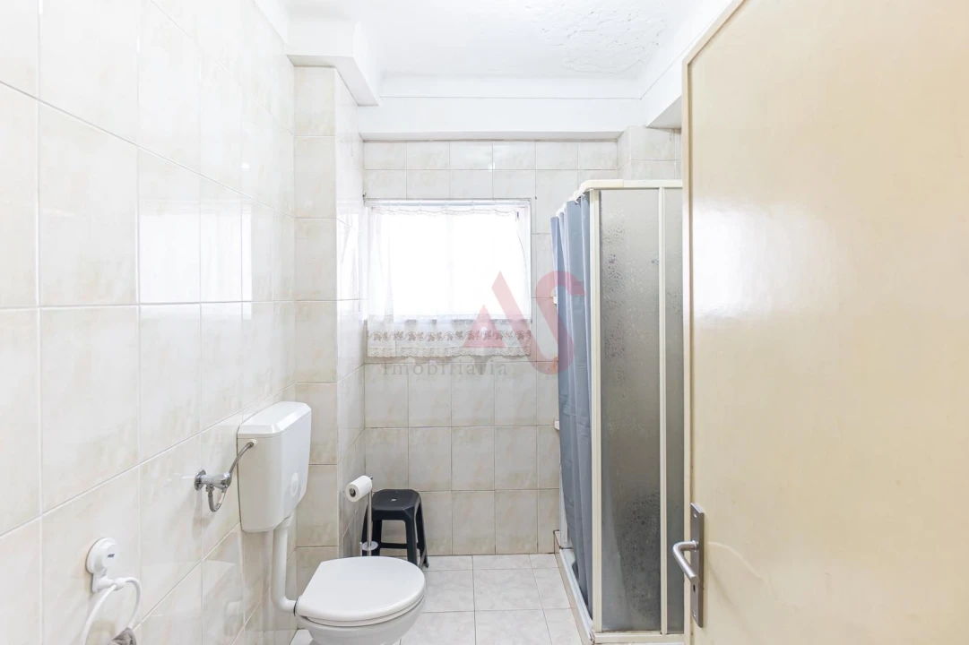 Apartamento T2 para Venda em Urgezes Foto 18