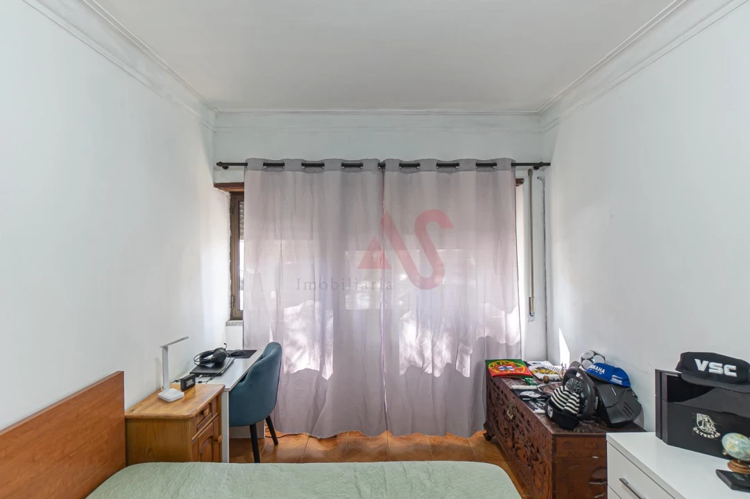 Apartamento T2 para Venda em Urgezes Foto 7