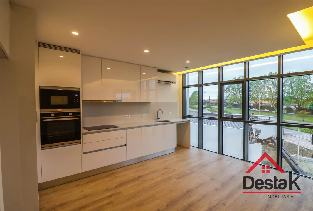 Apartamento T1 para Arrendamento em Repeses e São Salvador Foto 1