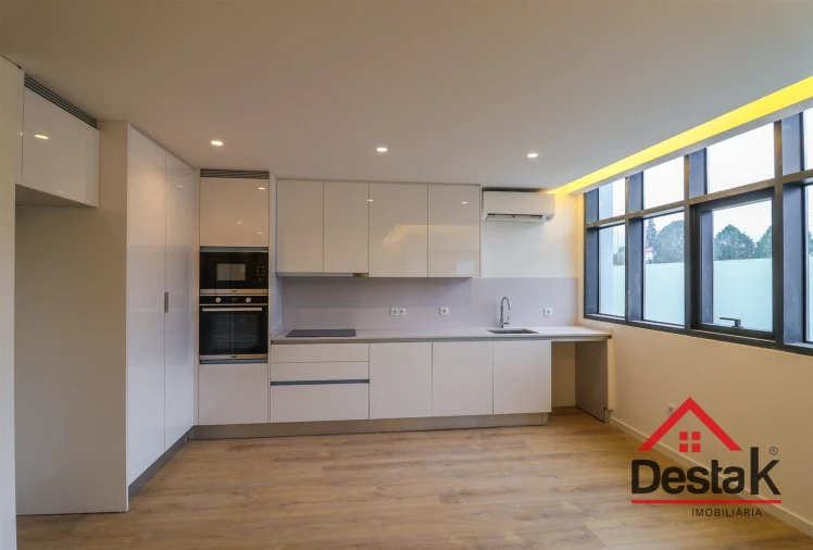 Apartamento T1 para Arrendamento em Repeses e São Salvador