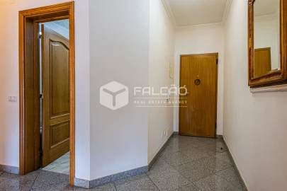 Apartamento T1 para Venda em Marvila, Ribeira Santarém, São Salvador, São Nicolau