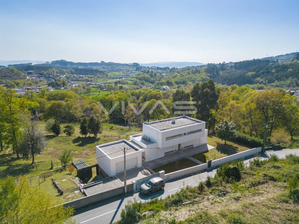 Moradia T4 para Venda em Serzedelo Foto 3