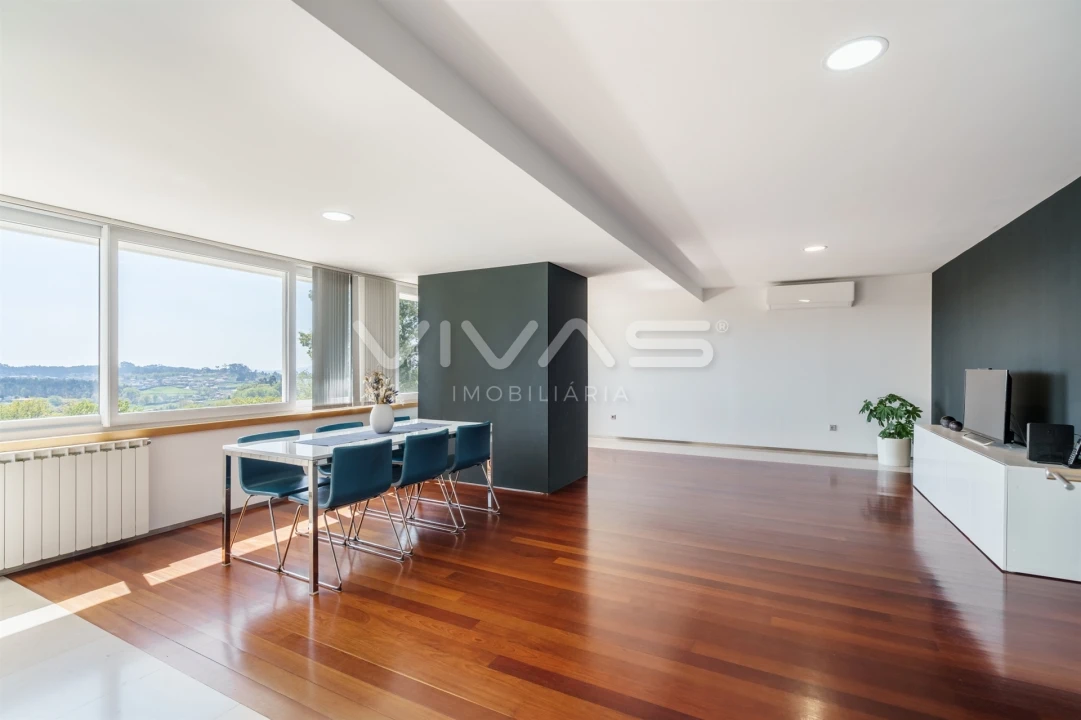 Moradia T4 para Venda em Serzedelo Foto 6