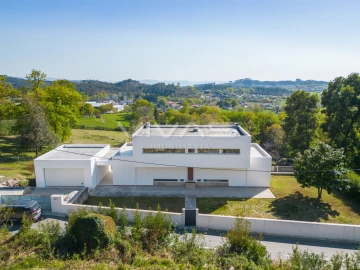 Moradia T4 para Venda em Serzedelo