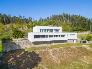 Moradia T4 para Venda em Serzedelo