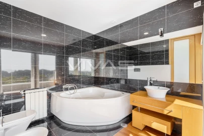 Moradia T4 para Venda em Serzedelo