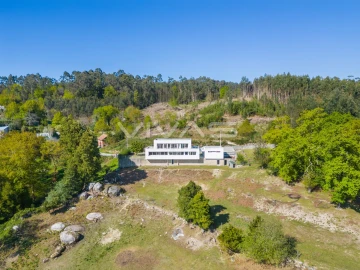 Moradia T4 para Venda em Serzedelo