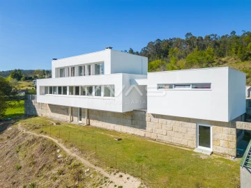 Moradia T4 para Venda em Serzedelo