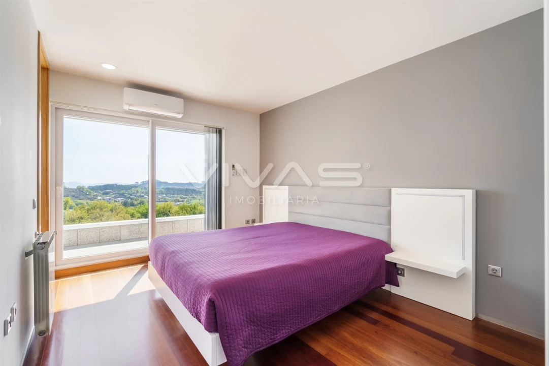 Moradia T4 para Venda em Serzedelo Foto 18